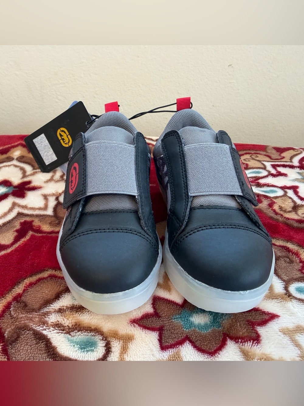 Ecko Unltd Kids Size 8 Light Up Sneakers Gray Camo Hook Loop New Tags